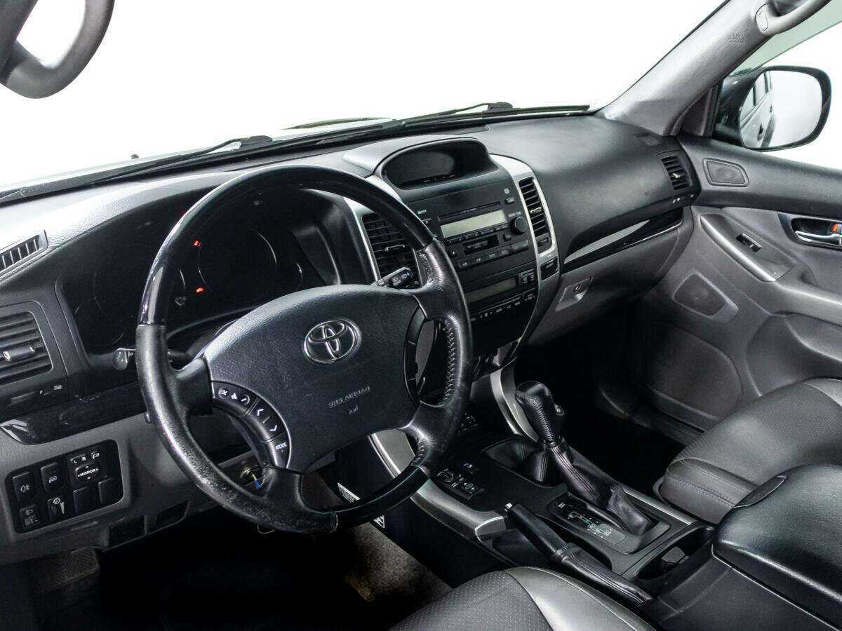 Toyota Land Cruiser Prado с пробегом — 2007 год. Фото: #10
