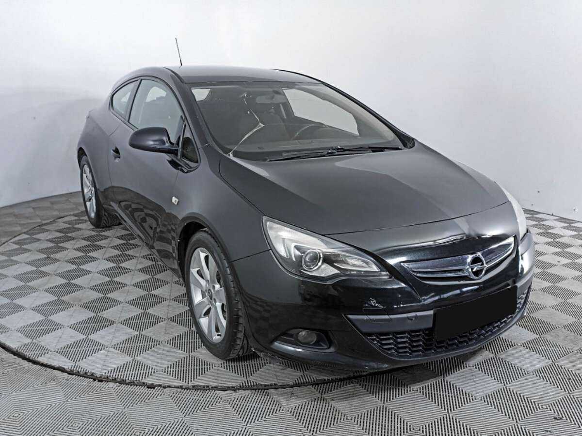 Opel Astra с пробегом — 2011 год. Фото: #2