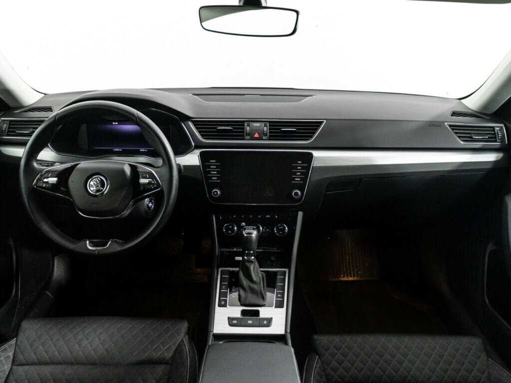 Skoda Superb с пробегом — 2021 год. Фото: #12