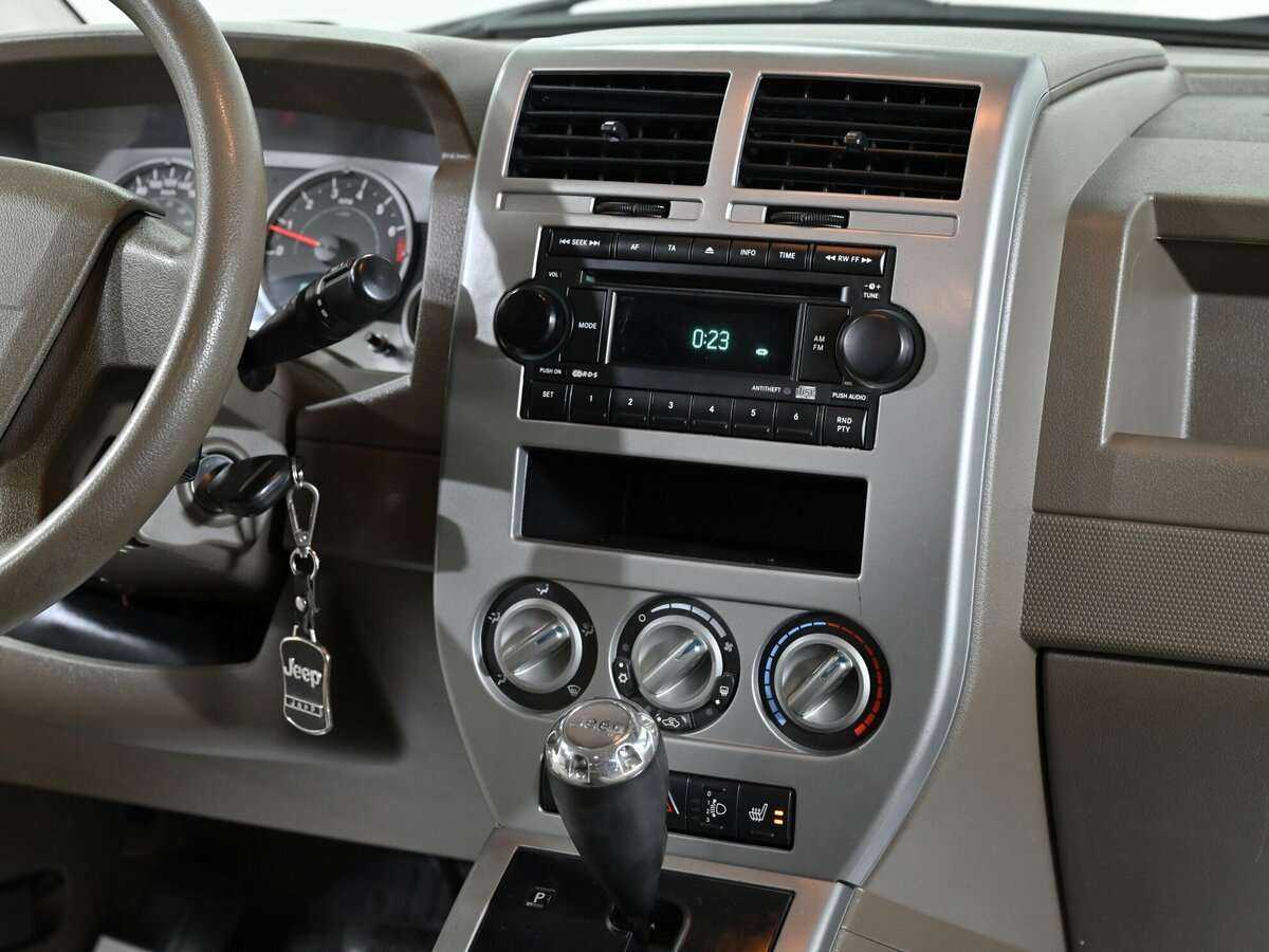 Jeep Compass с пробегом — 2006 год. Фото: #8