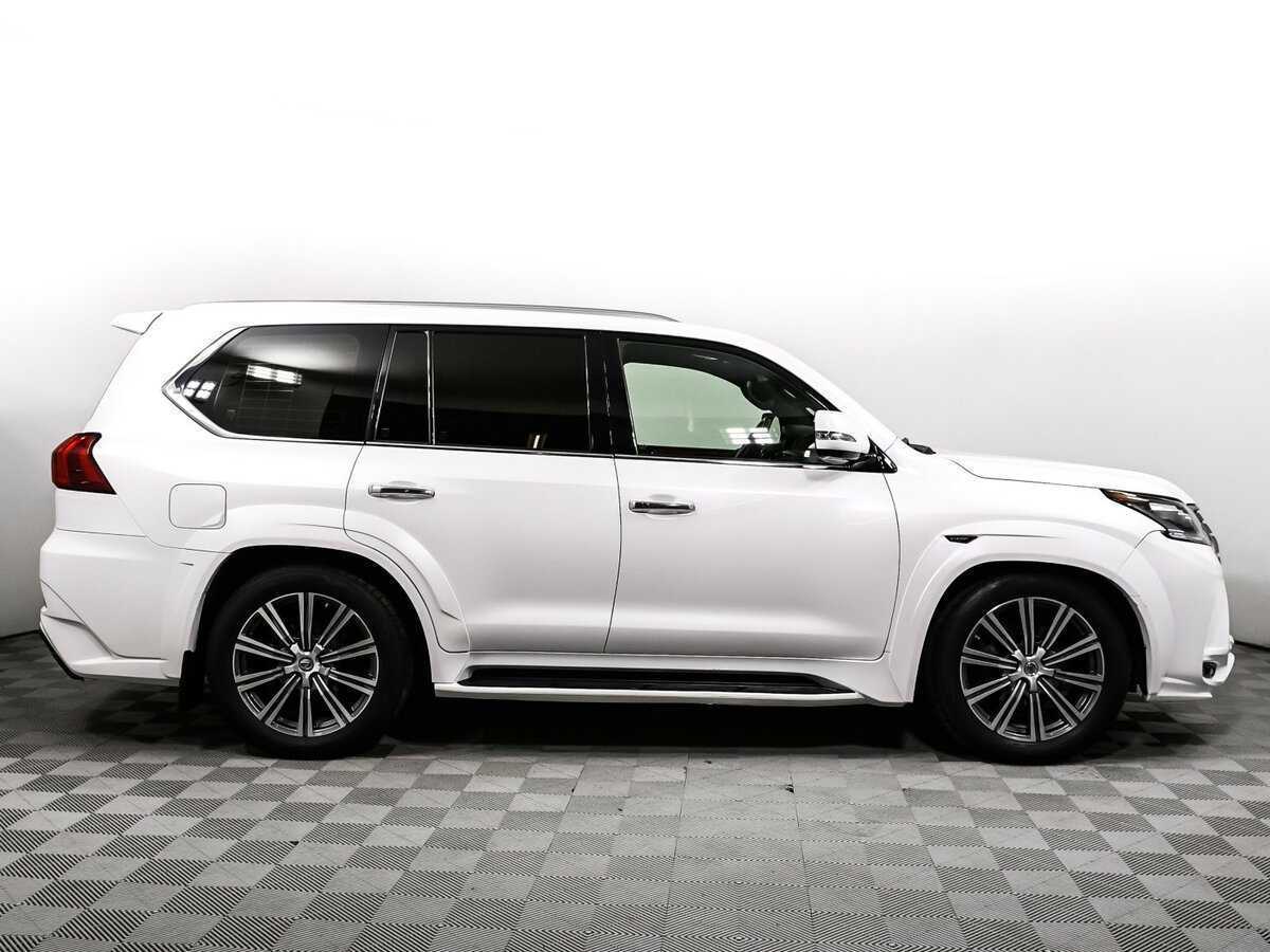 Lexus LX с пробегом — 2017 год. Фото: #3