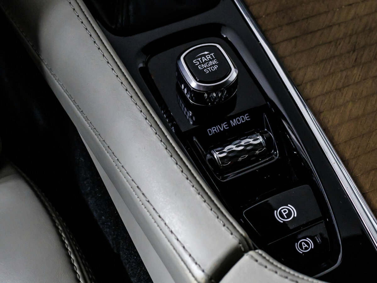 Volvo XC90 с пробегом — 2017 год. Фото: #19