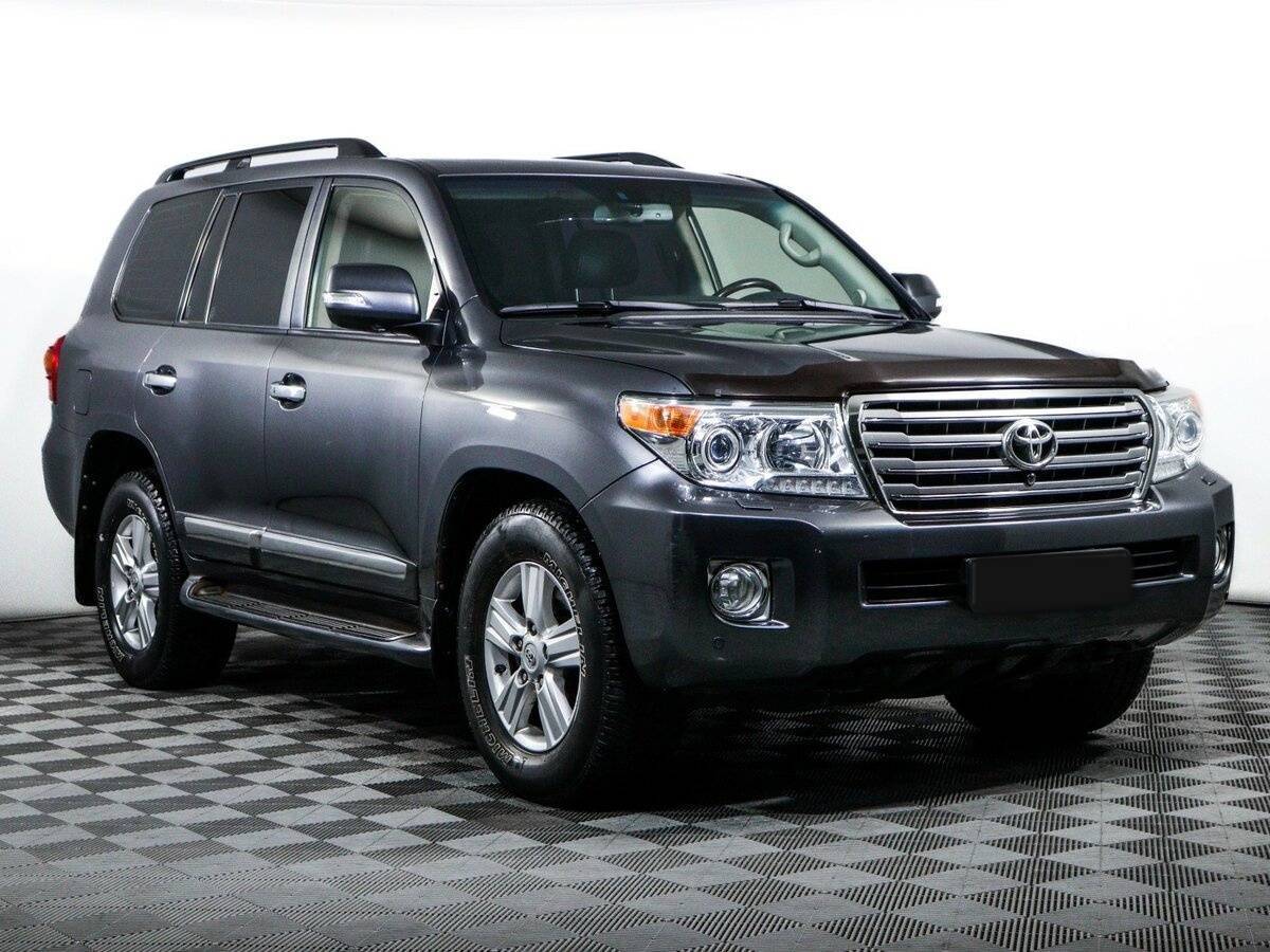 Toyota Land Cruiser с пробегом — 2014 год. Фото: #2
