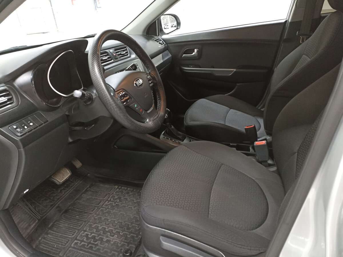 Kia Rio с пробегом — 2015 год. Фото: #15