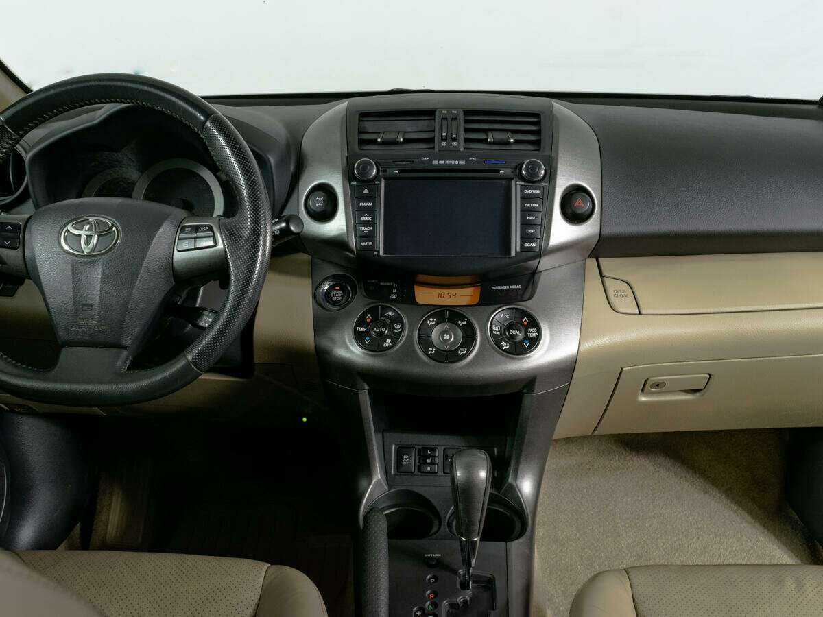 Toyota RAV4 с пробегом — 2010 год. Фото: #6