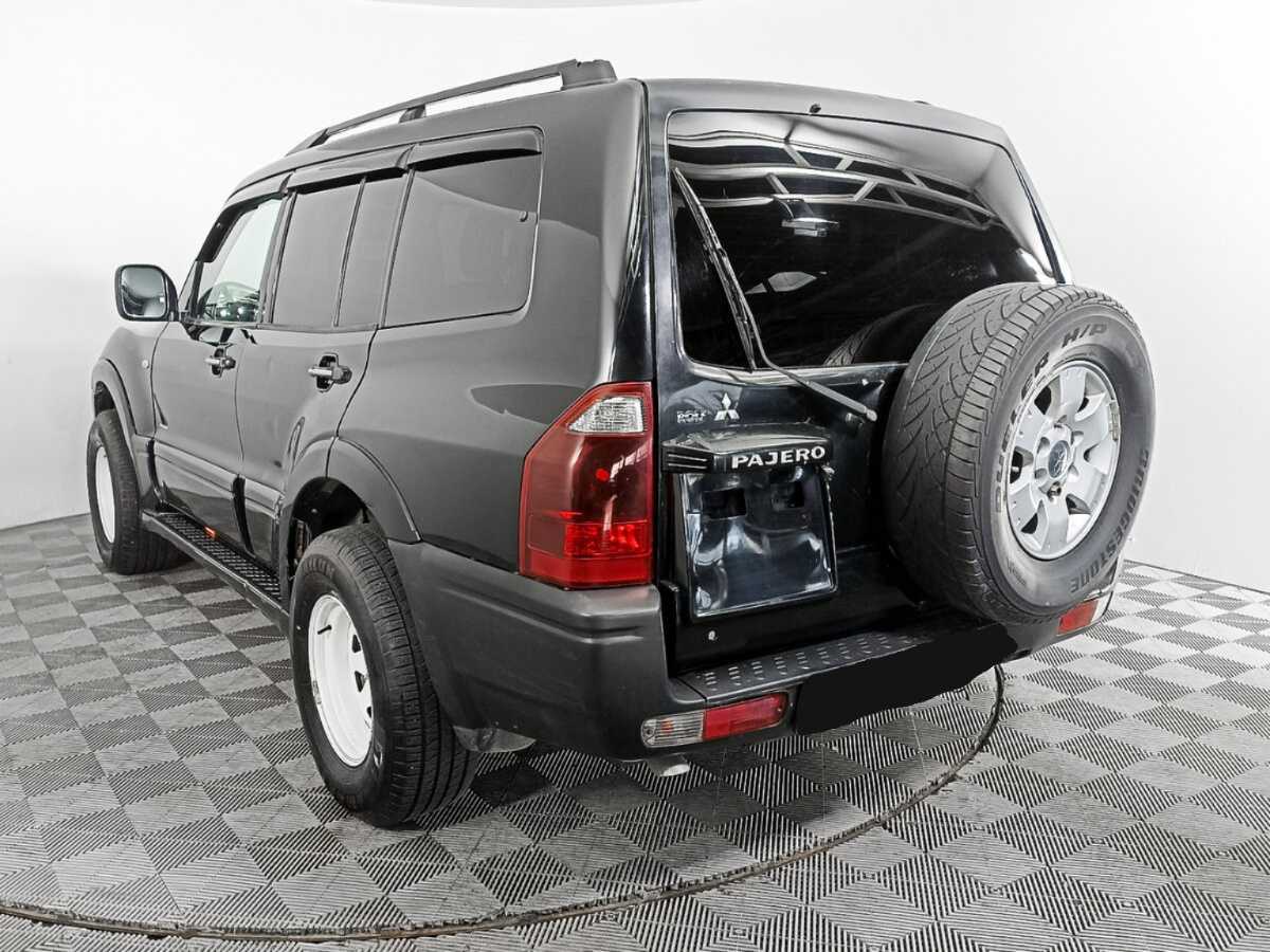 Mitsubishi Pajero с пробегом — 2005 год. Фото: #3