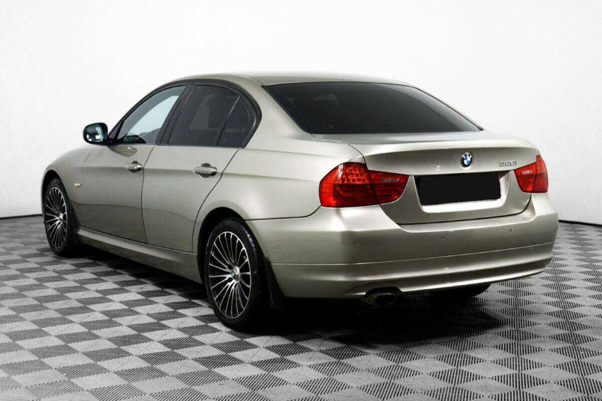 BMW 3 серии с пробегом — 2010 год. Фото: #6
