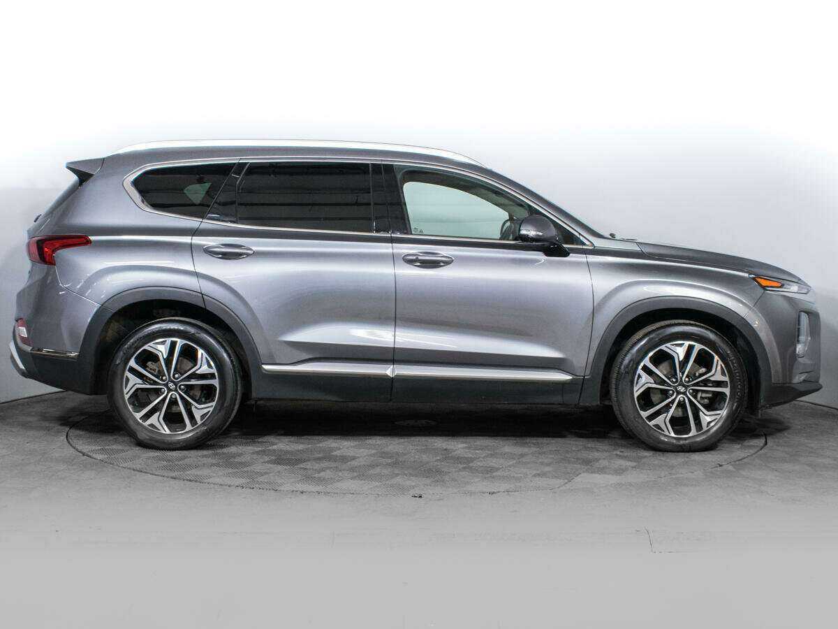 Hyundai Santa Fe с пробегом — 2018 год. Фото: #3