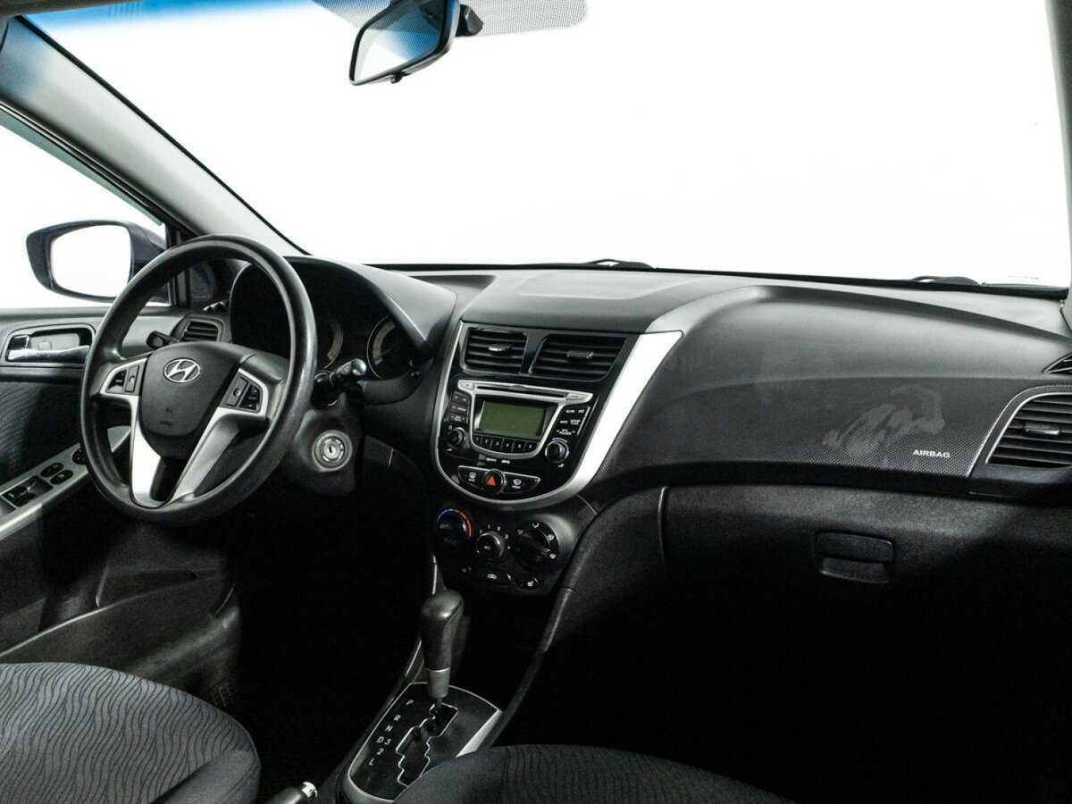 Hyundai Solaris с пробегом — 2011 год. Фото: #8