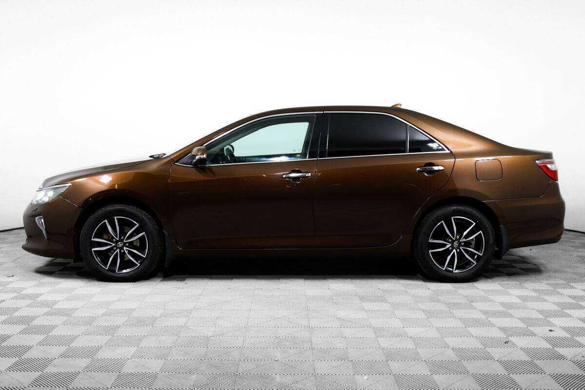 Toyota Camry с пробегом — 2017 год. Фото: #7