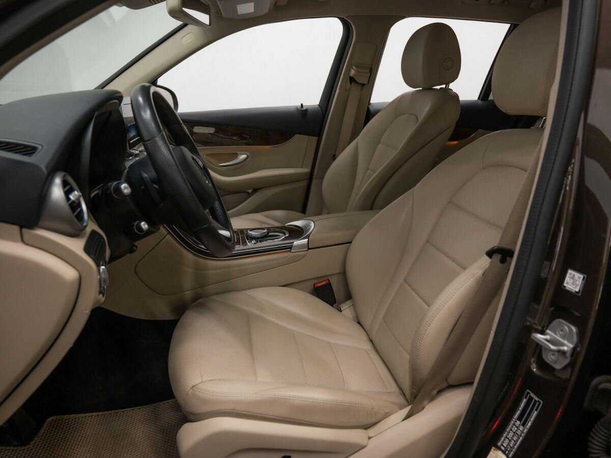 Mercedes-Benz GLC с пробегом — 2015 год. Фото: #10