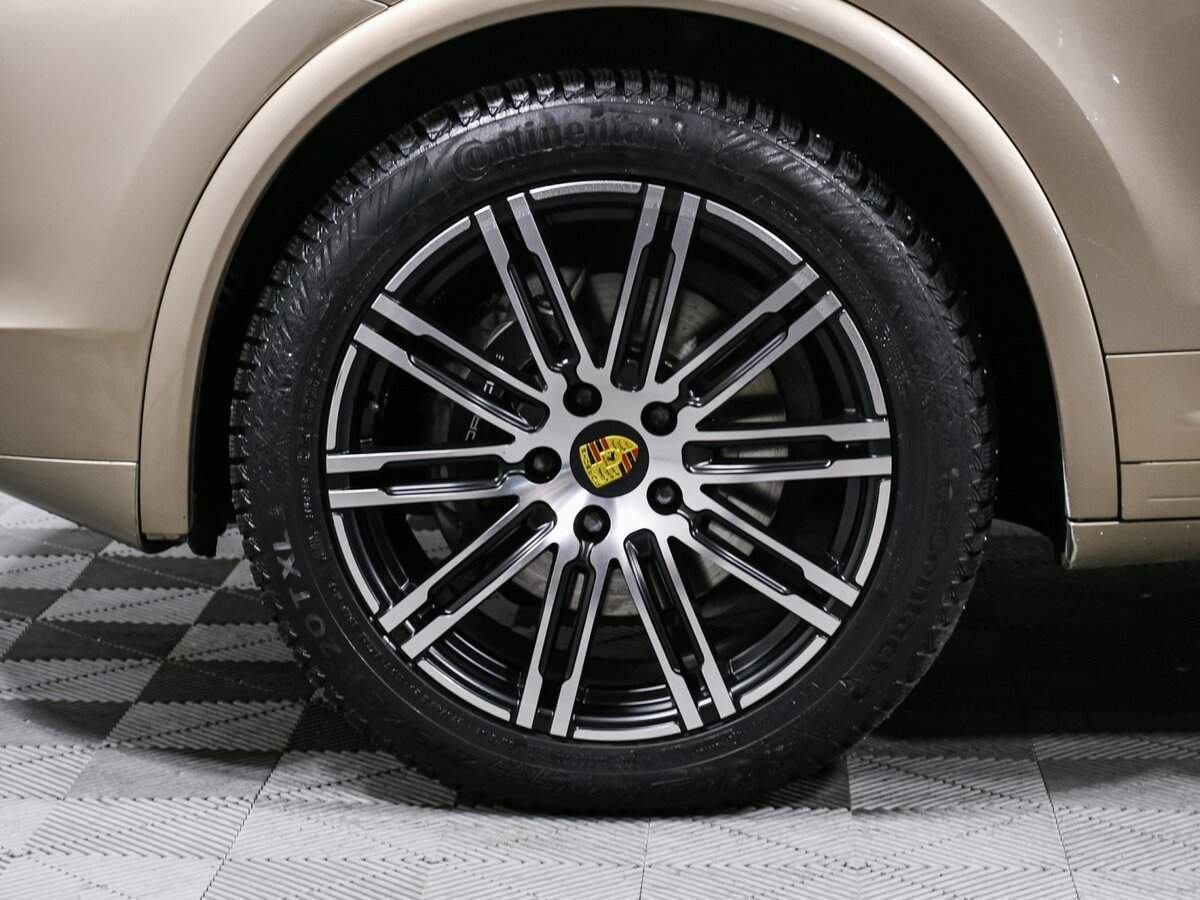 Porsche Cayenne с пробегом — 2015 год. Фото: #13