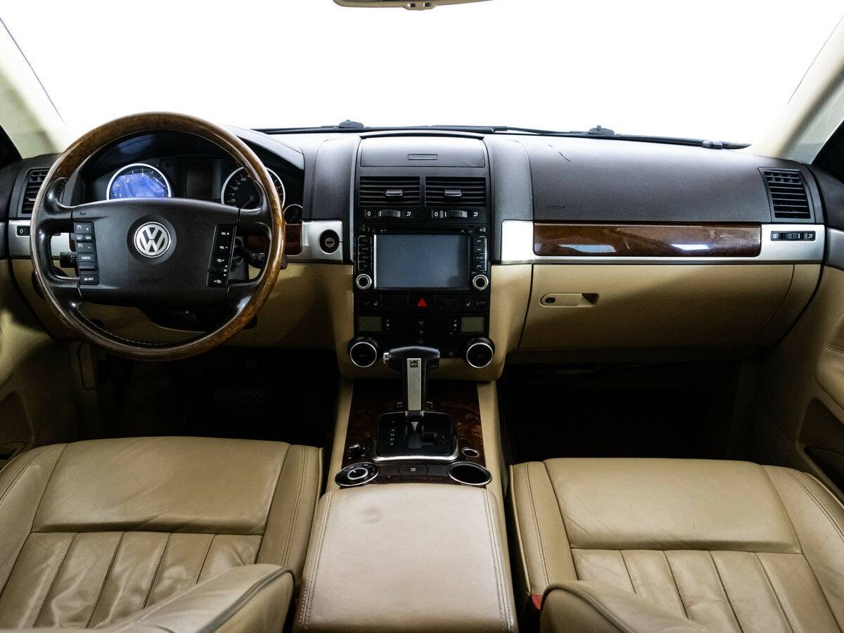 Volkswagen Touareg с пробегом — 2009 год. Фото: #9
