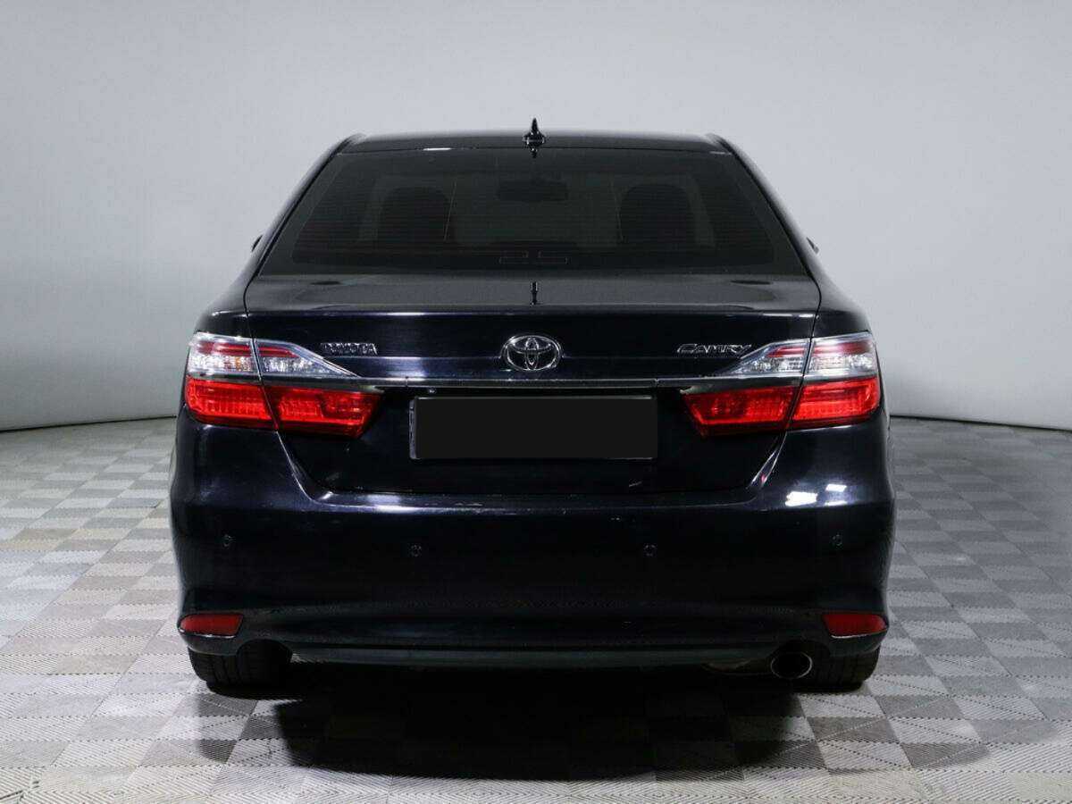Toyota Camry с пробегом — 2017 год. Фото: #4