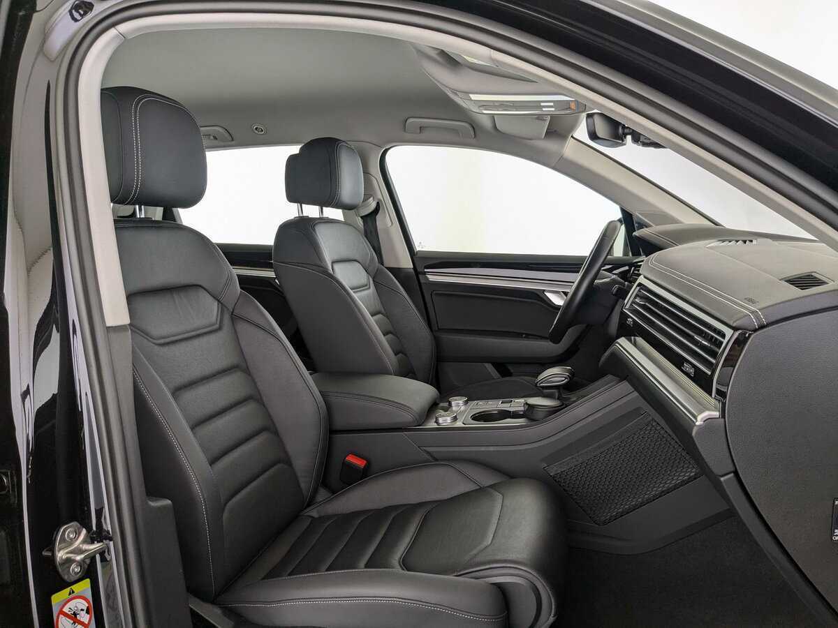 Volkswagen Touareg с пробегом — 2020 год. Фото: #19