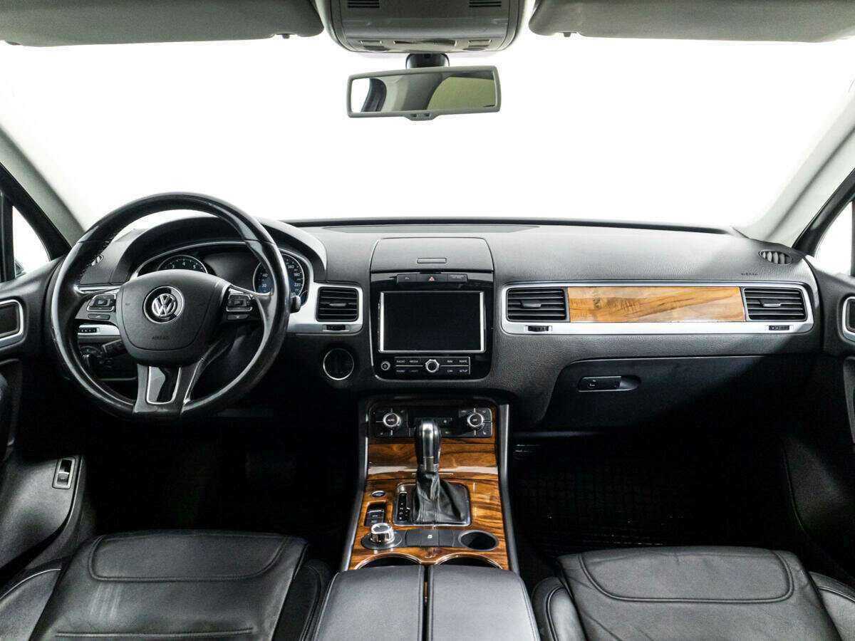 Volkswagen Touareg с пробегом — 2010 год. Фото: #12