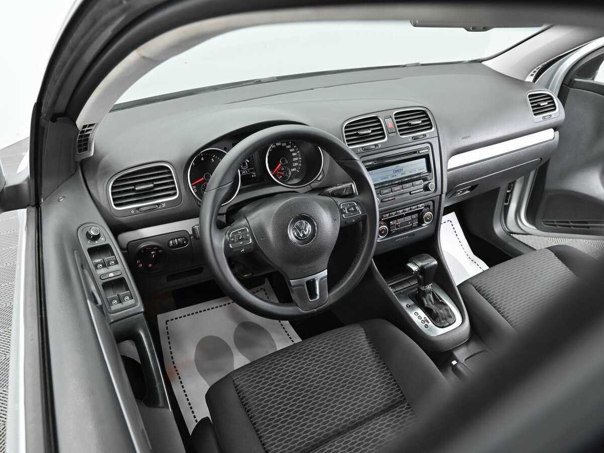 Volkswagen Golf с пробегом — 2010 год. Фото: #6