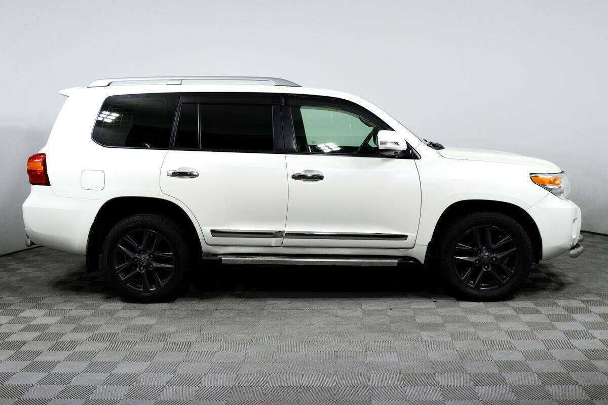 Toyota Land Cruiser с пробегом — 2012 год. Фото: #3
