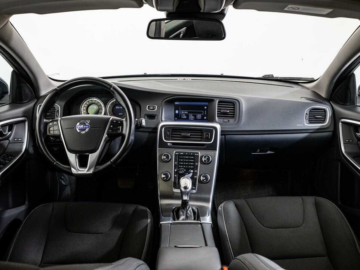 Volvo V60 с пробегом — 2012 год. Фото: #12