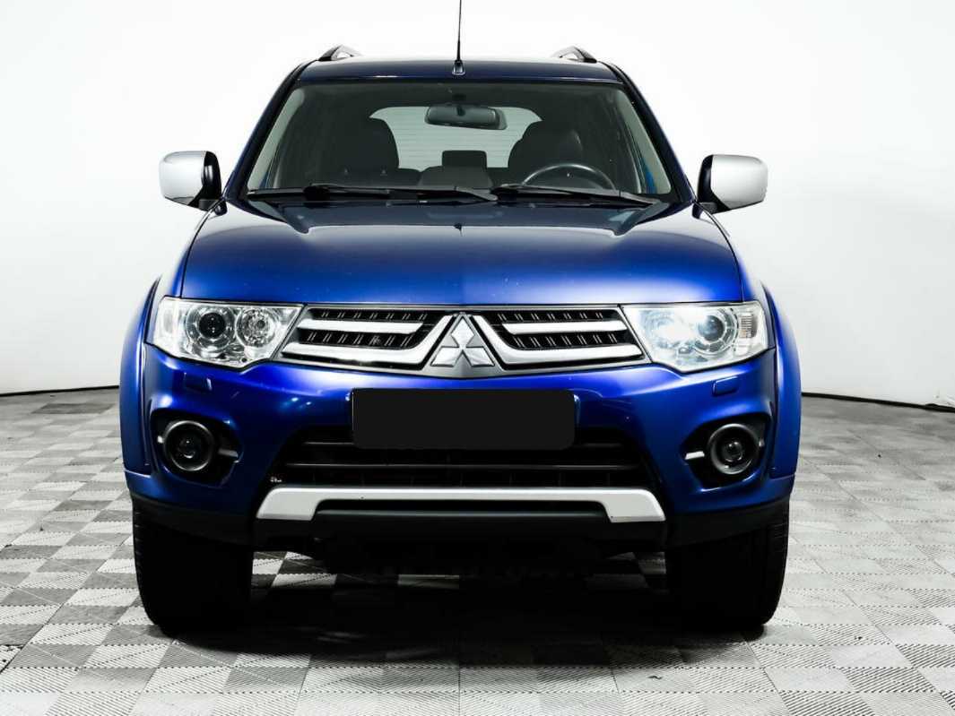 Mitsubishi Pajero Sport с пробегом — 2014 год. Фото: #1