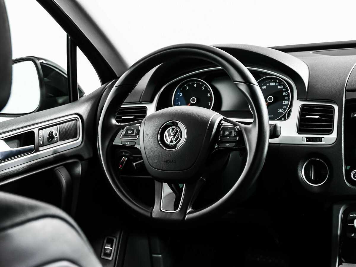 Volkswagen Touareg с пробегом — 2014 год. Фото: #11