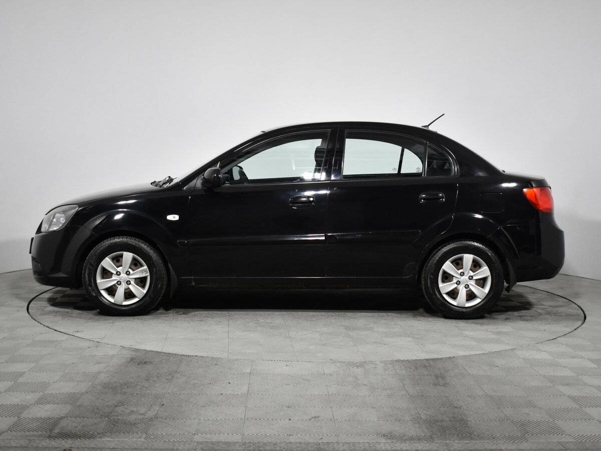 Kia Rio с пробегом — 2010 год. Фото: #7