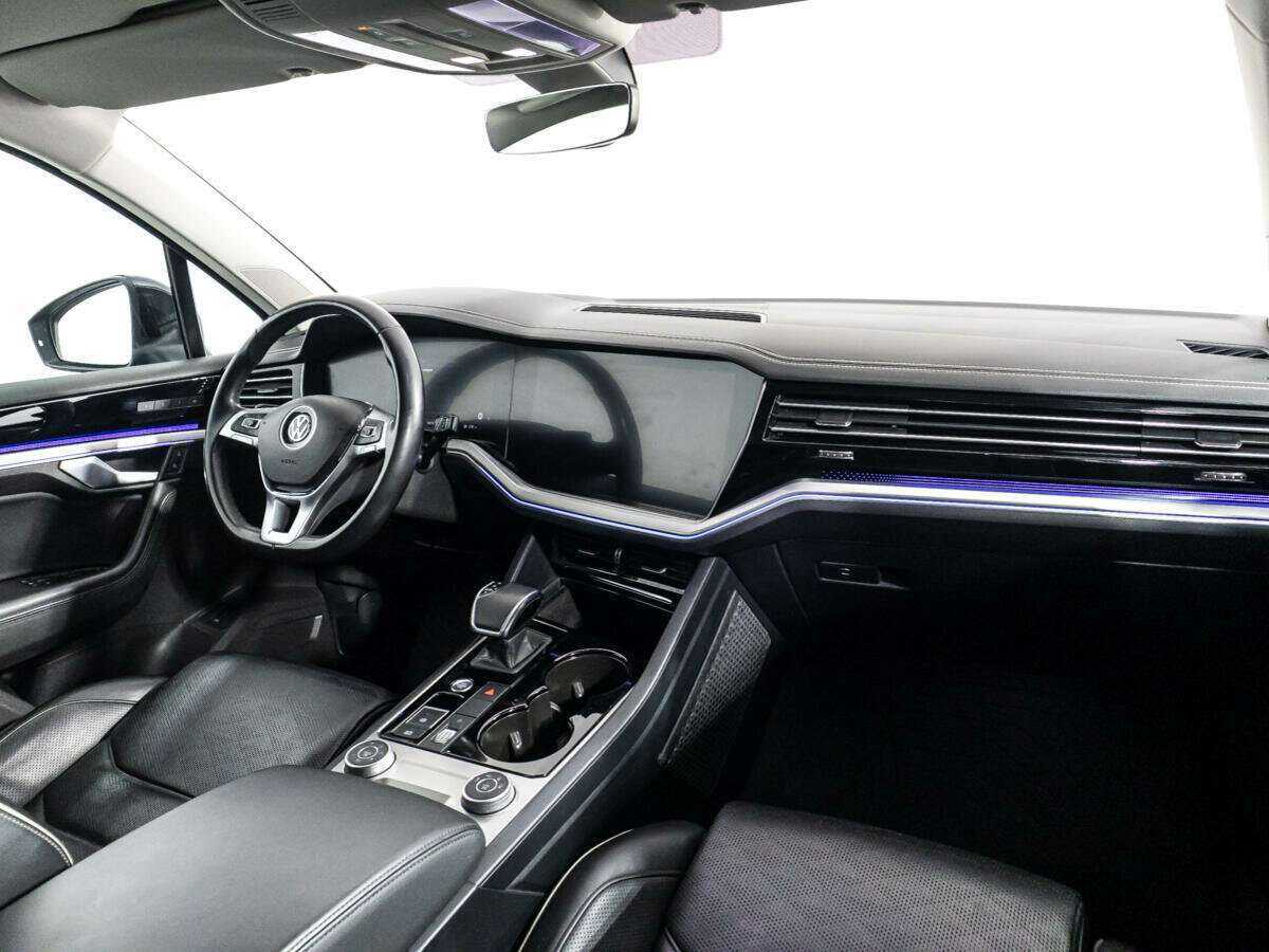 Volkswagen Touareg с пробегом — 2018 год. Фото: #8