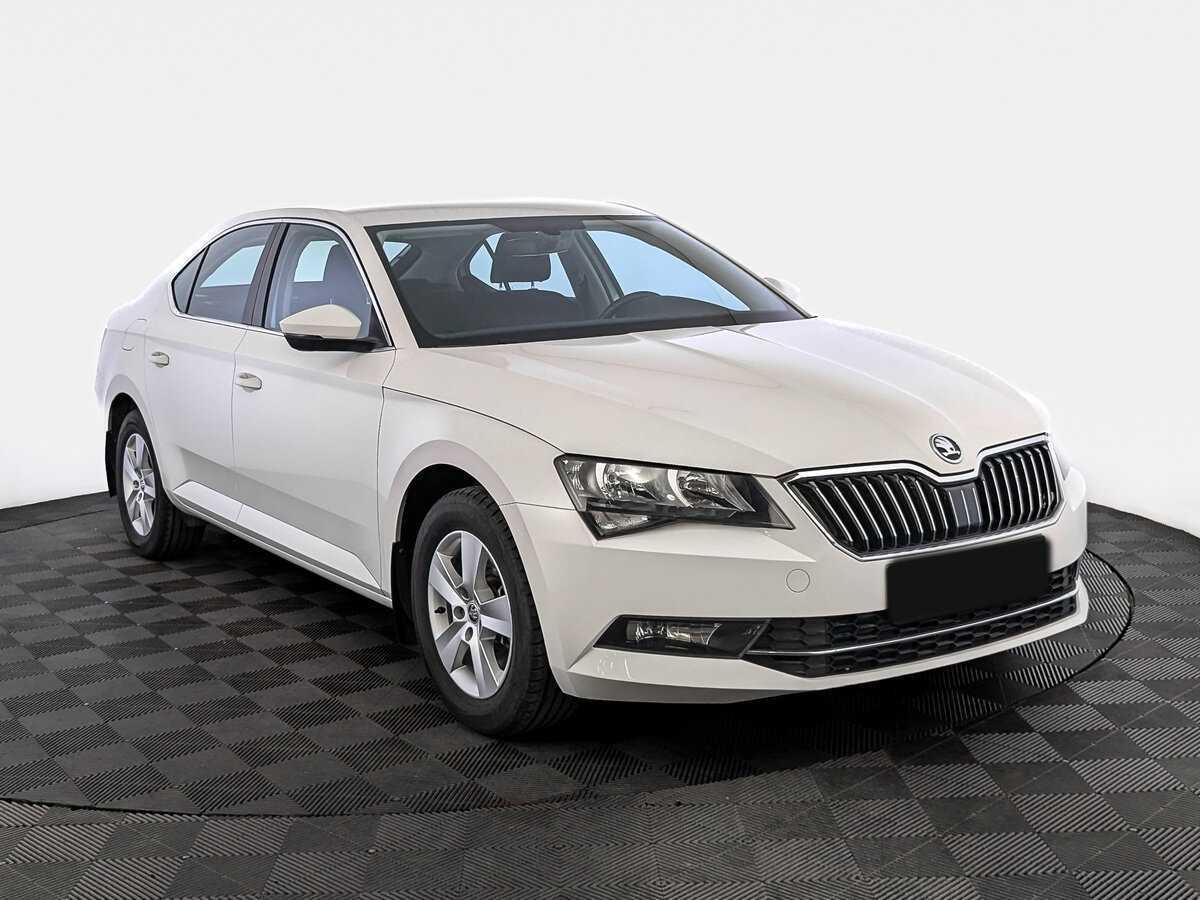 Skoda Superb с пробегом — 2017 год. Фото: #2