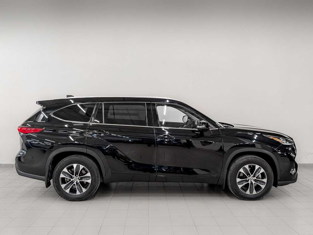 Toyota Highlander с пробегом — 2021 год. Фото: #3
