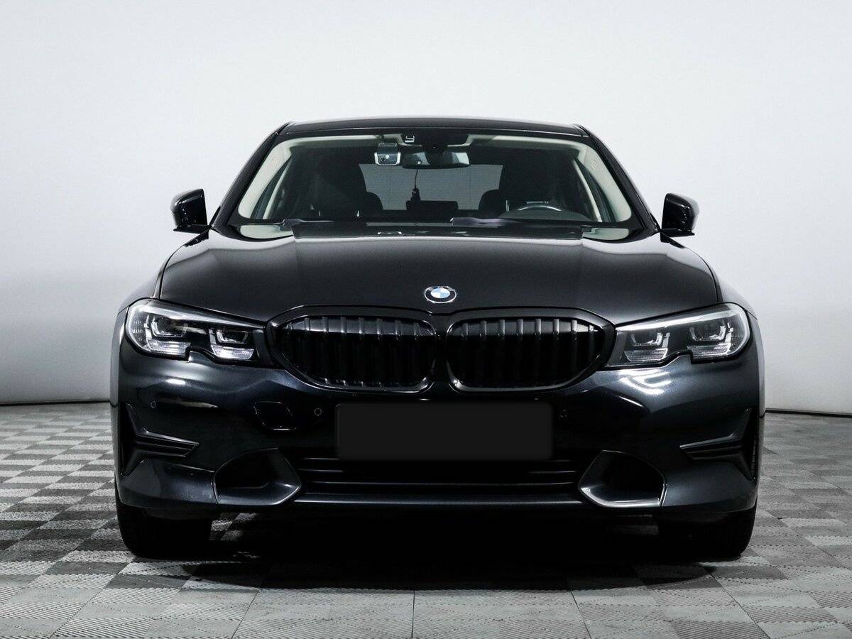 BMW 3 серии с пробегом — 2021 год. Фото: #1
