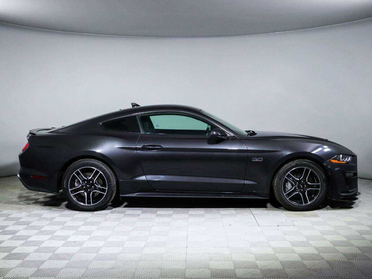 Ford Mustang с пробегом — 2022 год. Фото: #3