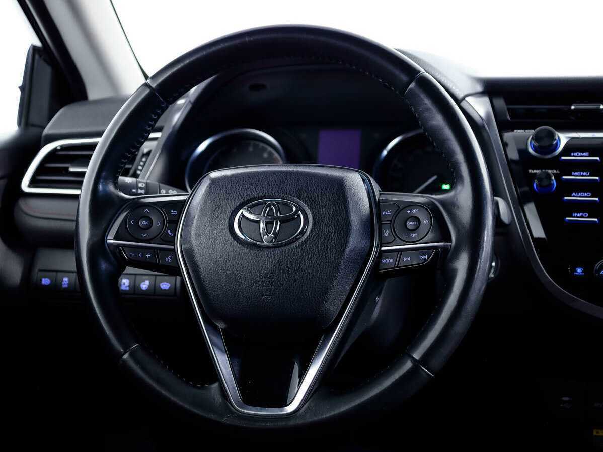 Toyota Camry с пробегом — 2020 год. Фото: #8