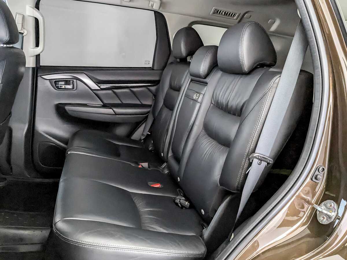 Mitsubishi Pajero Sport с пробегом — 2019 год. Фото: #9
