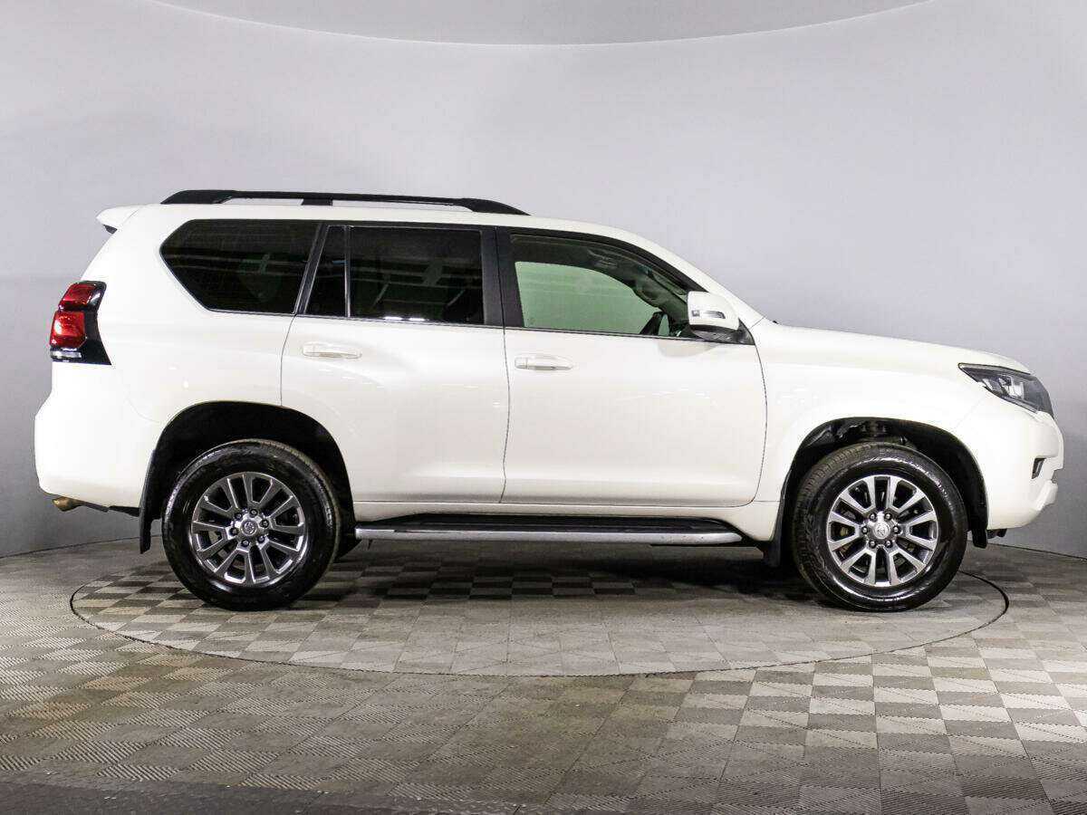 Toyota Land Cruiser Prado с пробегом — 2017 год. Фото: #3