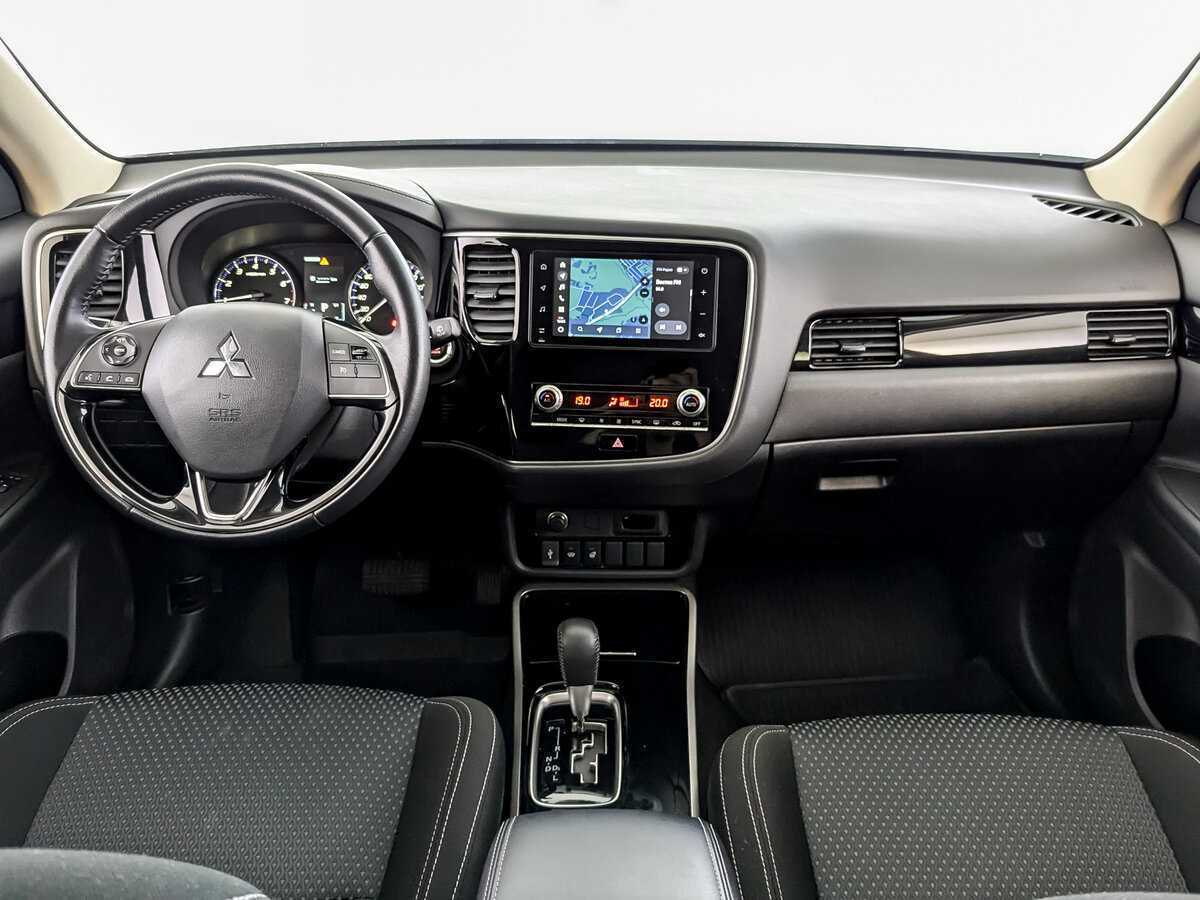 Mitsubishi Outlander с пробегом — 2021 год. Фото: #11