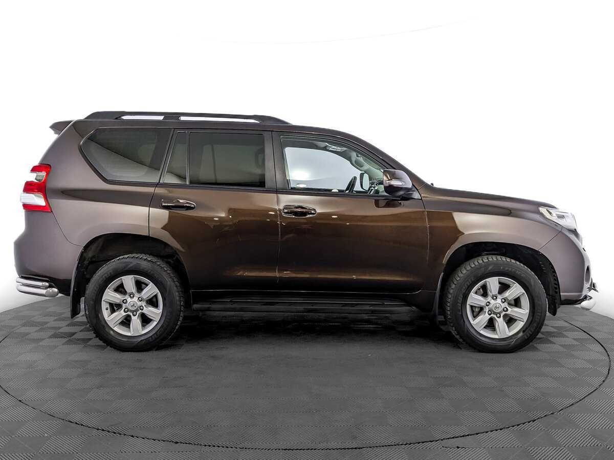 Toyota Land Cruiser Prado с пробегом — 2017 год. Фото: #3