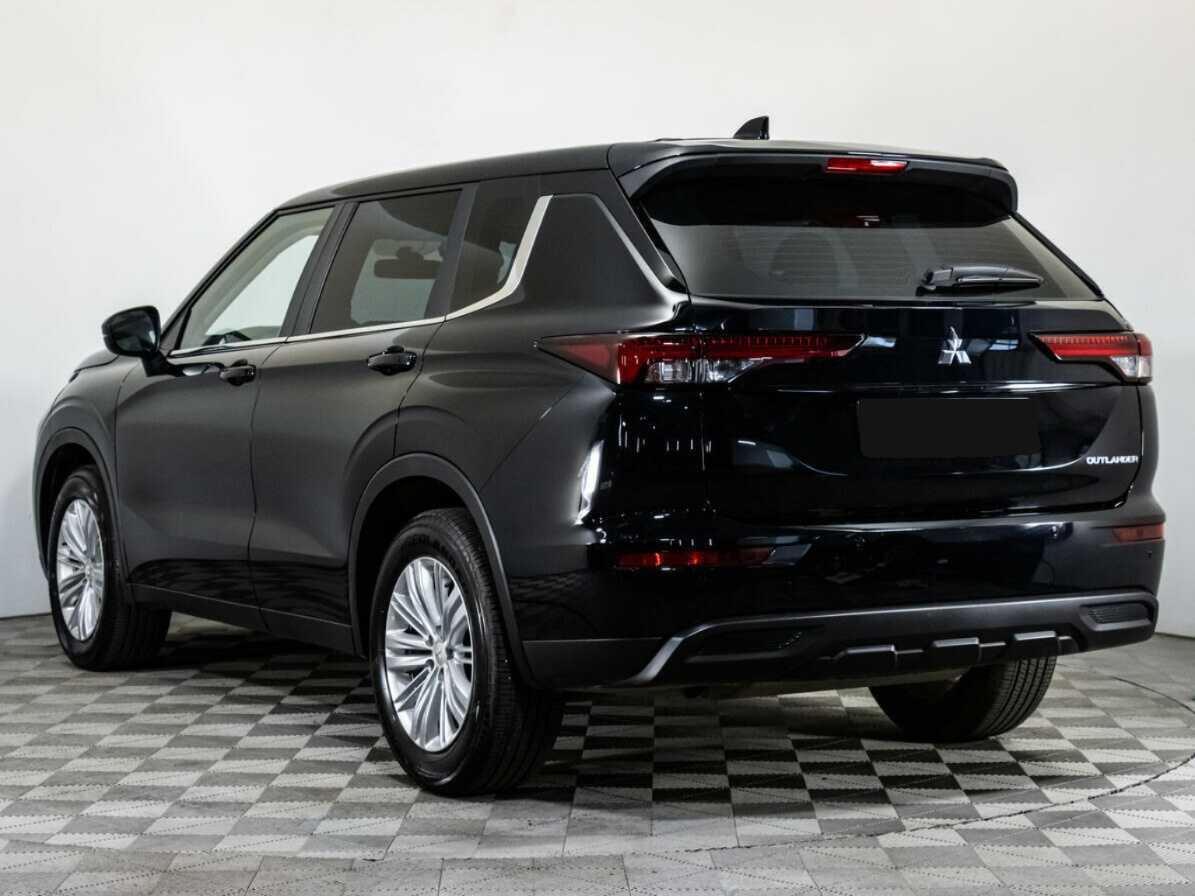 Mitsubishi Outlander с пробегом — 2023 год. Фото: #5