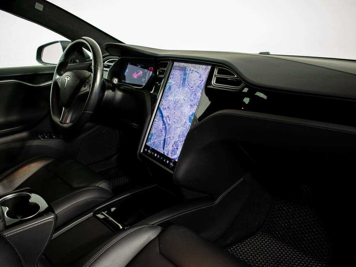 Tesla Model S с пробегом — 2019 год. Фото: #8