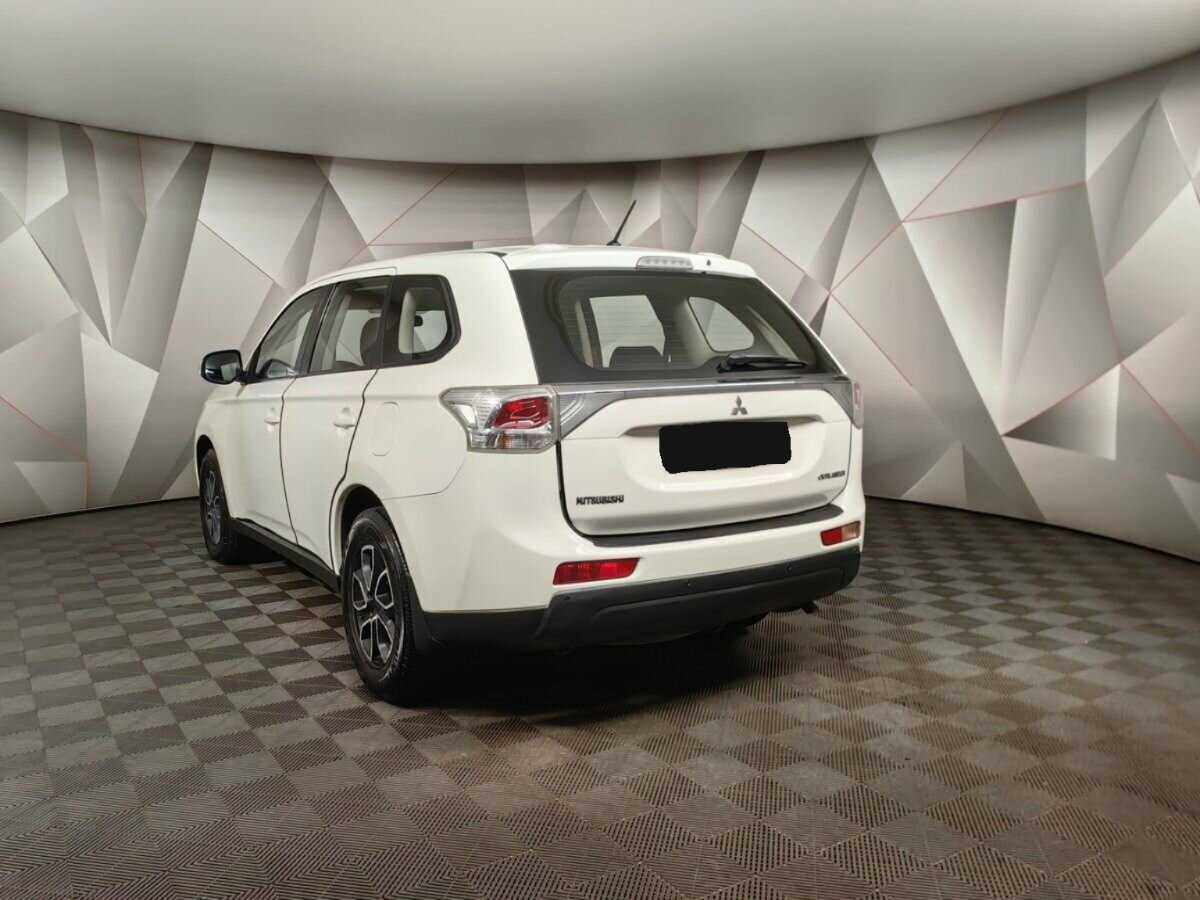 Mitsubishi Outlander с пробегом — 2012 год. Фото: #3