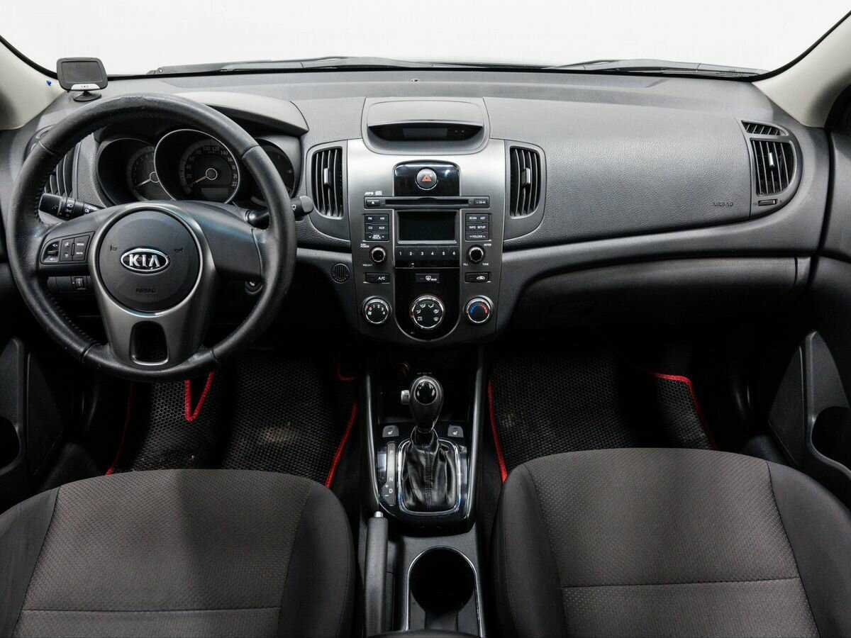 Kia Cerato с пробегом — 2011 год. Фото: #10