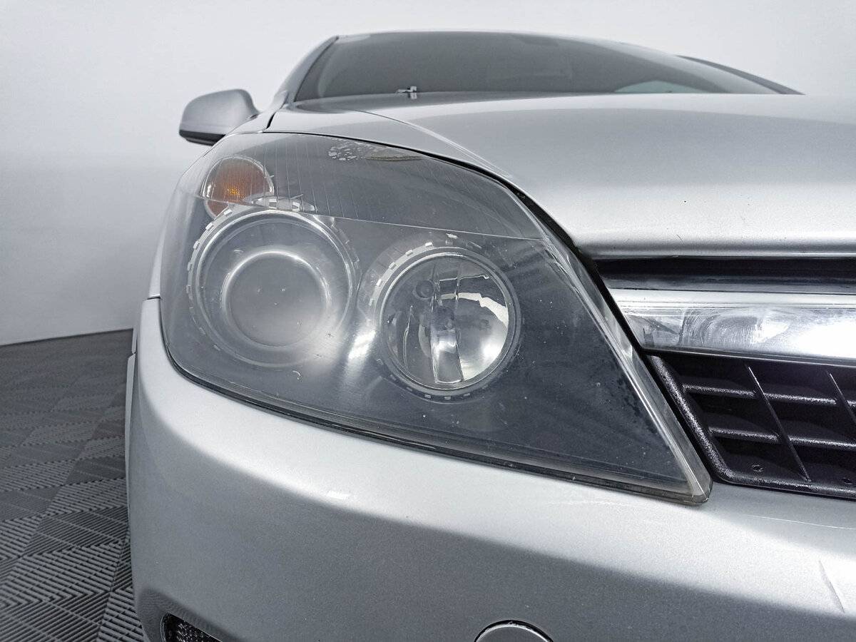 Opel Astra с пробегом — 2011 год. Фото: #15