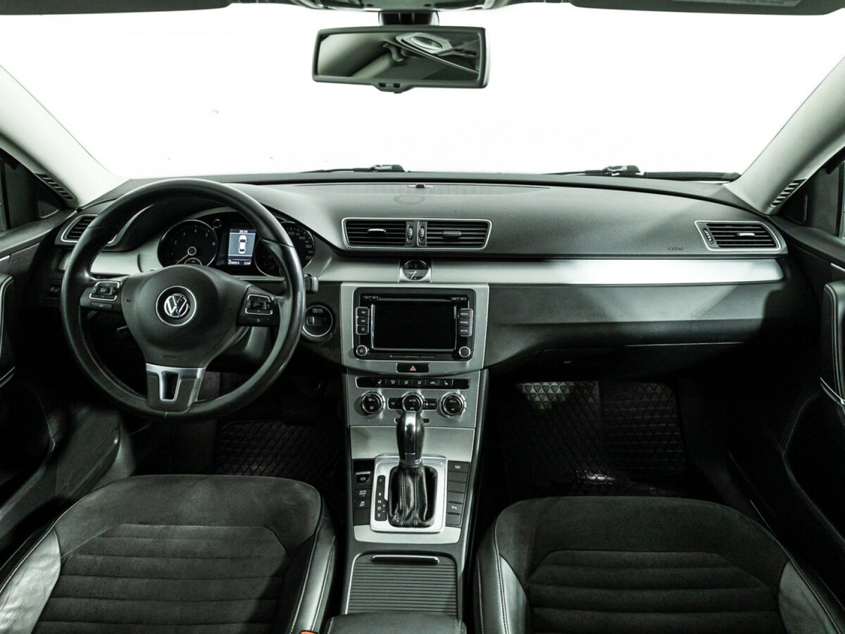Volkswagen Passat с пробегом — 2011 год. Фото: #11