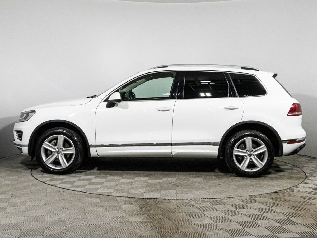 Volkswagen Touareg с пробегом — 2015 год. Фото: #7