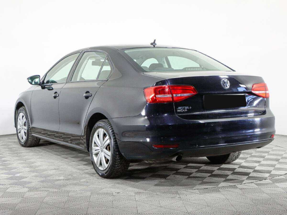 Volkswagen Jetta с пробегом — 2015 год. Фото: #6