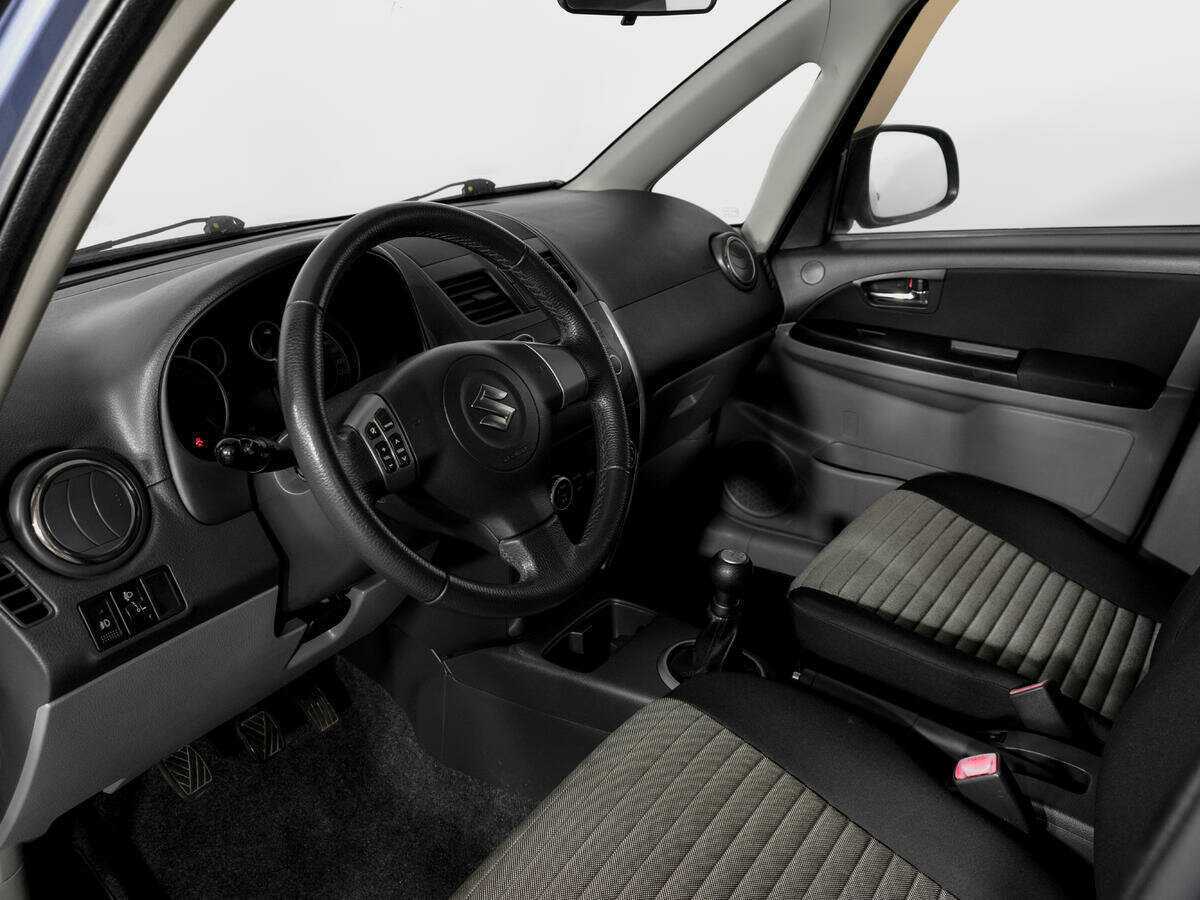 Suzuki SX4 с пробегом — 2011 год. Фото: #14
