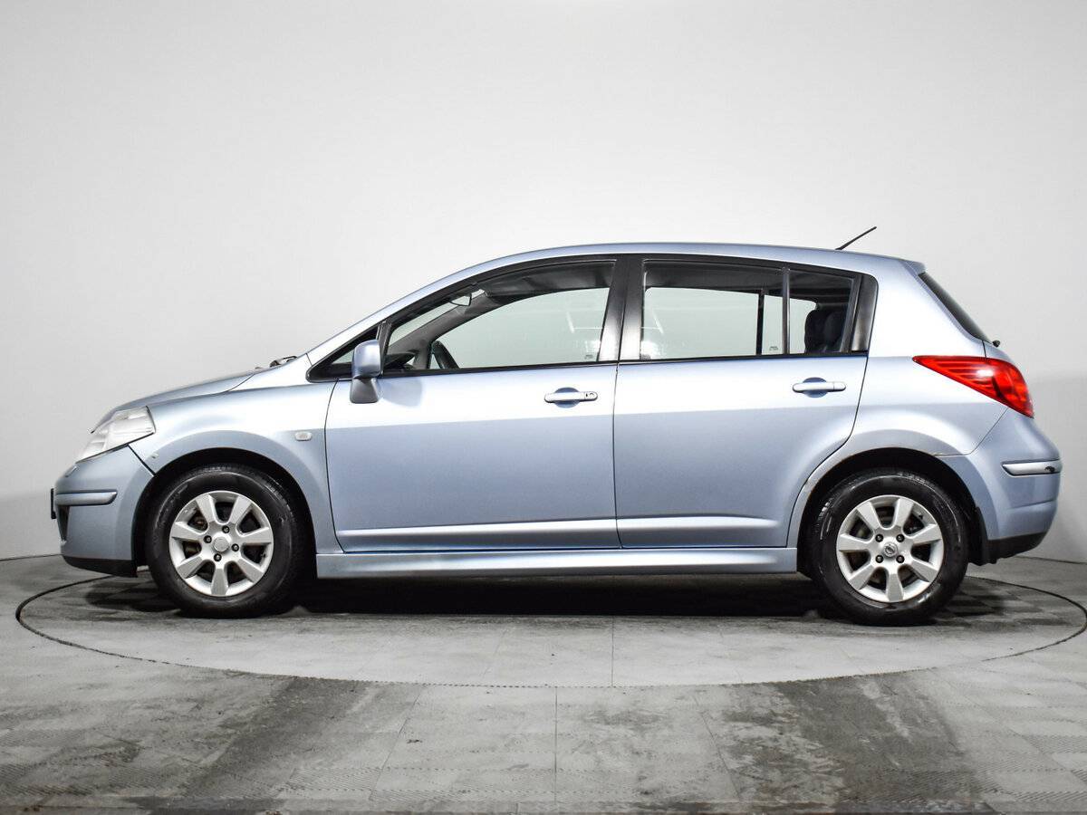 Nissan Tiida с пробегом — 2010 год. Фото: #7
