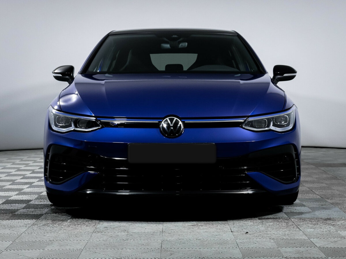 Volkswagen Golf R с пробегом — 2023 год. Фото: #1