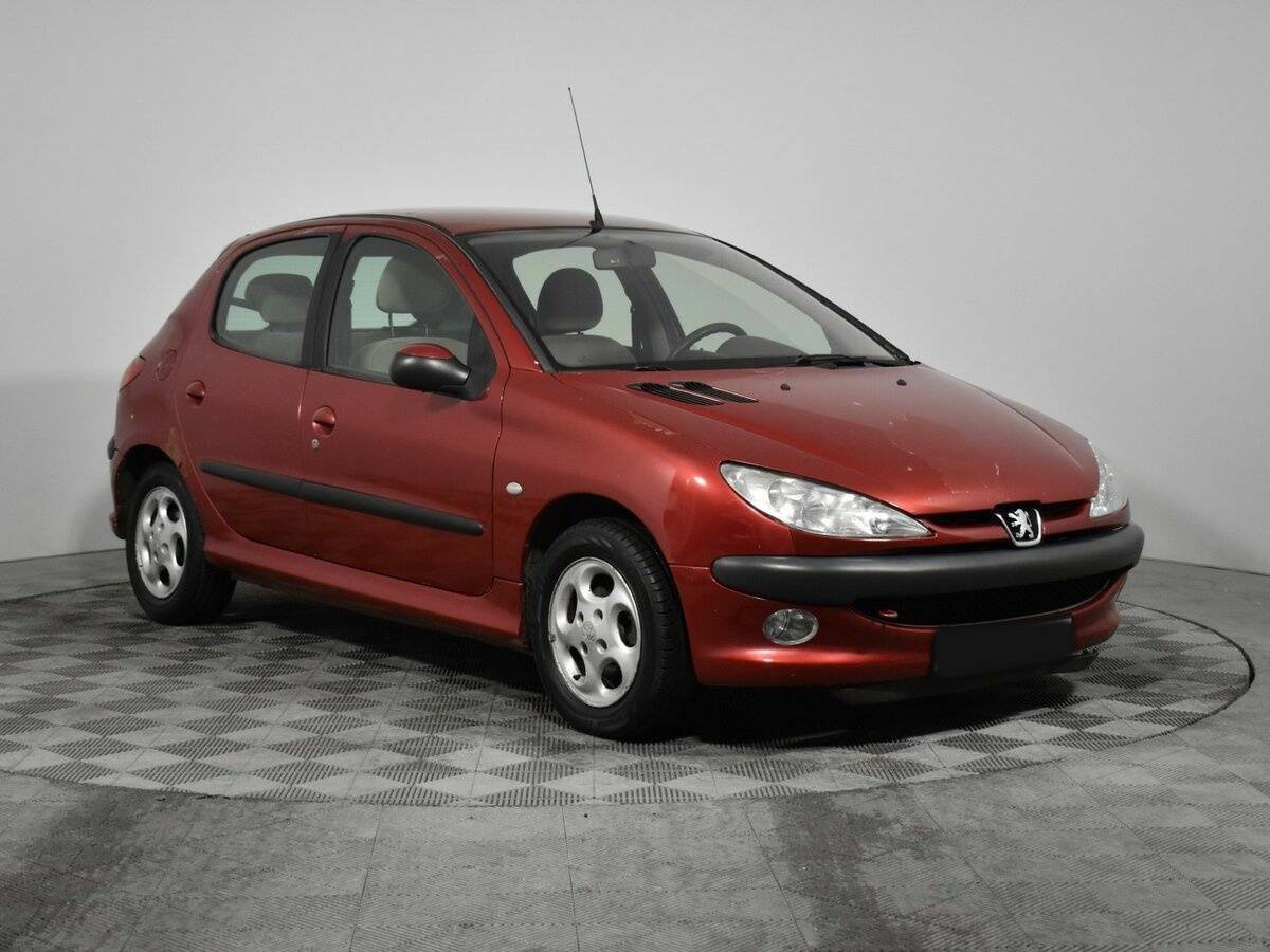 Peugeot 206 с пробегом — 2003 год. Фото: #2