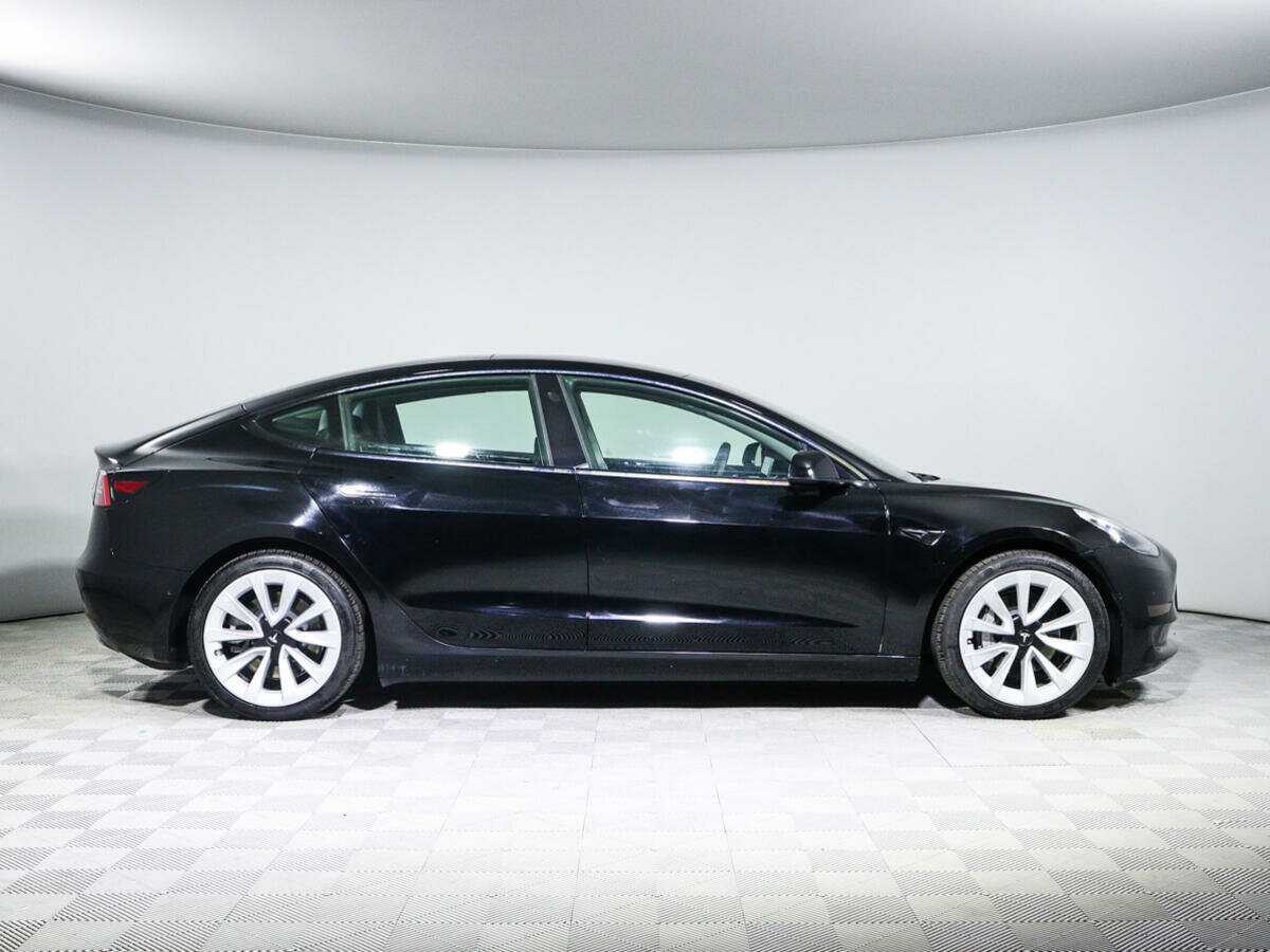Tesla Model 3 с пробегом — 2022 год. Фото: #3