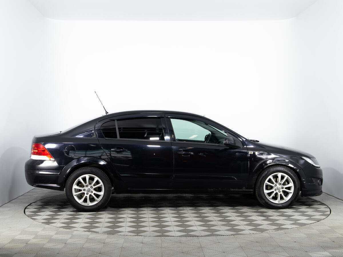 Opel Astra с пробегом — 2008 год. Фото: #3